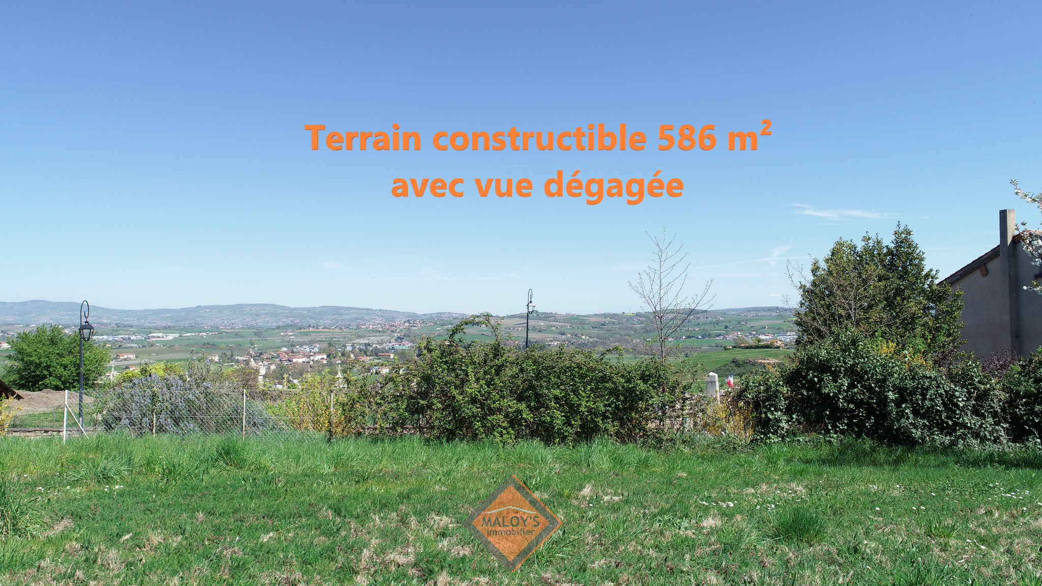 Terrain constructible 586 m2 Vue dégagée et calme